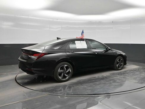 Certified 2023 Hyundai Elantra SEL w/ Convenience Package FWD image 7