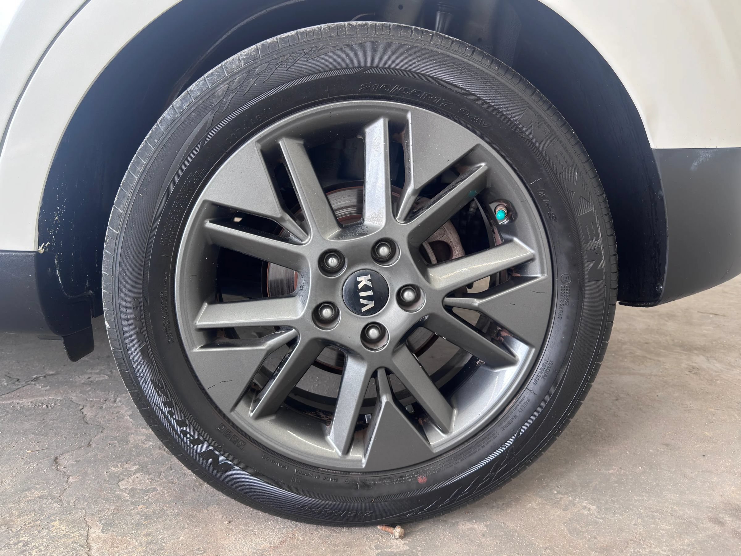 Used 2020 Kia Soul EX FWD image 14