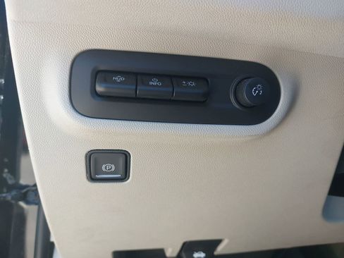Used 2024 GMC Terrain Denali w/ Denali Premium Package AWD/4WD image 24