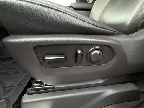 Used 2021 Chevrolet Silverado 1500 LT w/ Convenience Package II AWD/4WD image 30