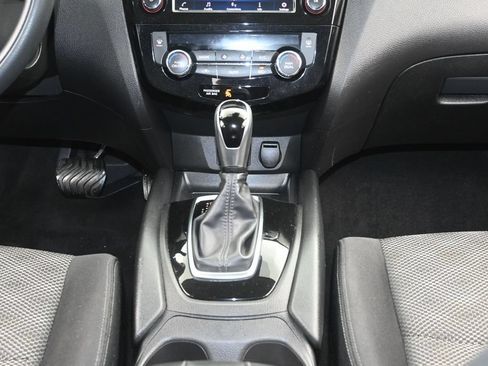 Used 2019 Nissan Rogue Sport SV AWD/4WD image 28