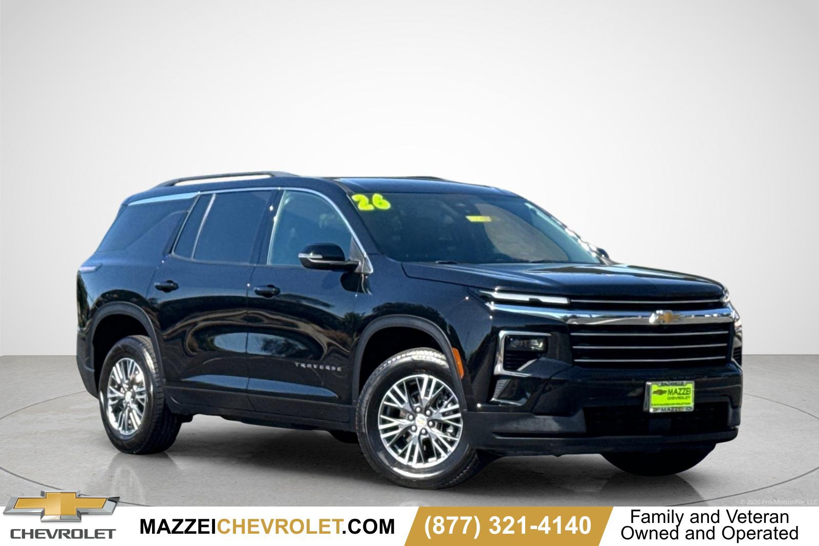 Used 2026 Chevrolet Traverse LT FWD image 1