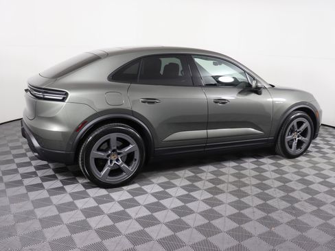 Used 2025 Porsche Macan Electric image 8