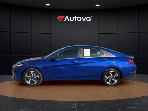 Used 2023 Hyundai Elantra Limited FWD image 2