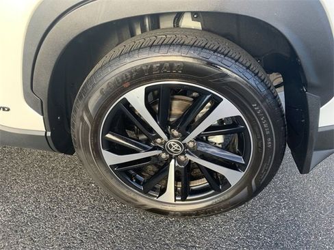 Used 2023 Toyota Corolla Cross XSE image 35