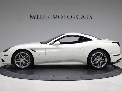 Certified 2017 Ferrari California T image 15
