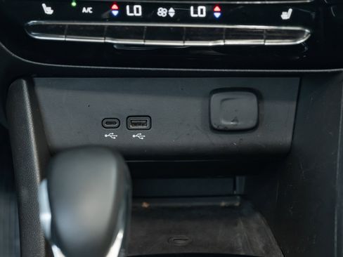 Used 2025 Buick Encore GX Avenir w/ Avenir Technology Package image 34