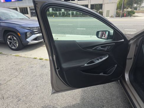 Used 2023 Chevrolet Malibu LT FWD image 9
