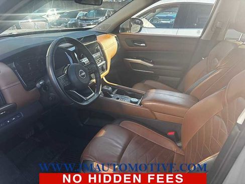 Used 2023 Nissan Pathfinder Platinum AWD/4WD image 2