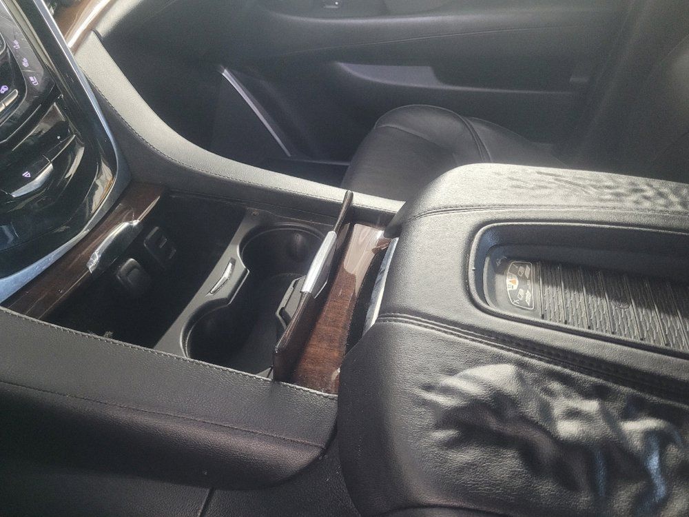 Used 2018 Cadillac Escalade Premium Luxury RWD image 26