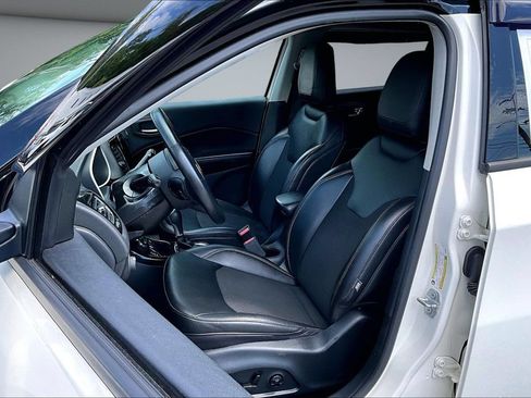 Used 2019 Jeep Compass Latitude AWD/4WD image 21