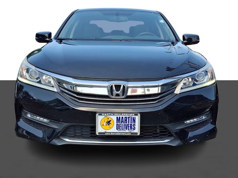 Certified 2017 Honda Accord EX-L image 2