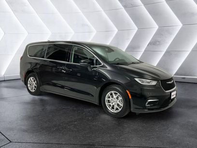 Used 2023 Chrysler Pacifica Touring-L