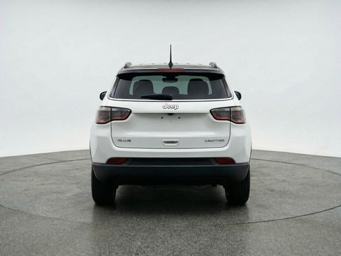 Used 2025 Jeep Compass Limited image 7