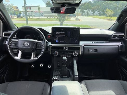 Used 2025 Toyota Tacoma TRD Sport AWD/4WD image 30