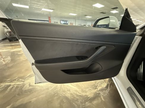 Used 2019 Tesla Model 3 Long Range RWD image 12