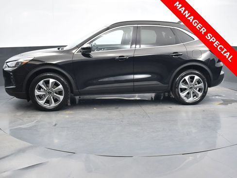 Used 2024 Ford Escape Platinum image 29