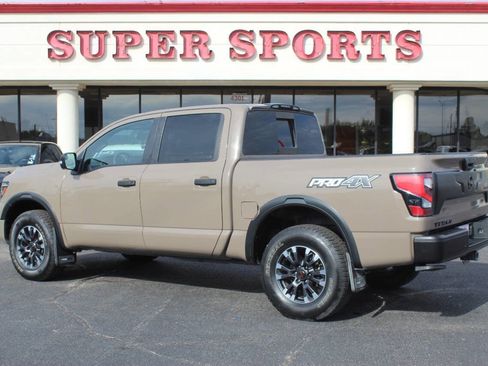 Used 2020 Nissan Titan PRO-4X w/ Pro-4x Convenience Package image 5