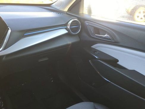 Used 2025 Chevrolet Trax LT image 17