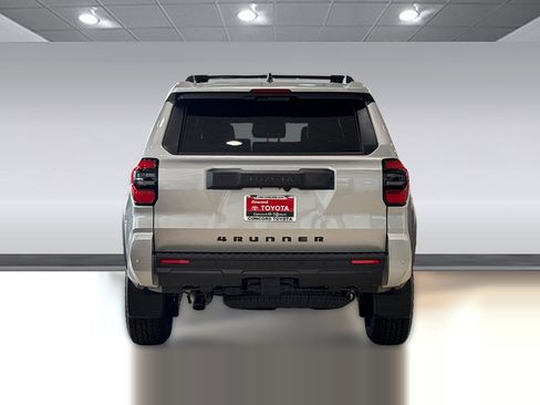 New 2026 Toyota 4Runner SR5 AWD/4WD image 7