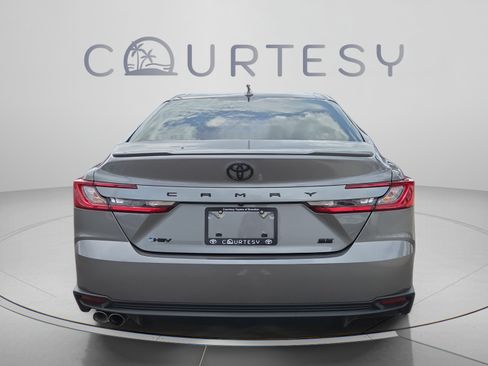 Used 2026 Toyota Camry SE FWD image 4