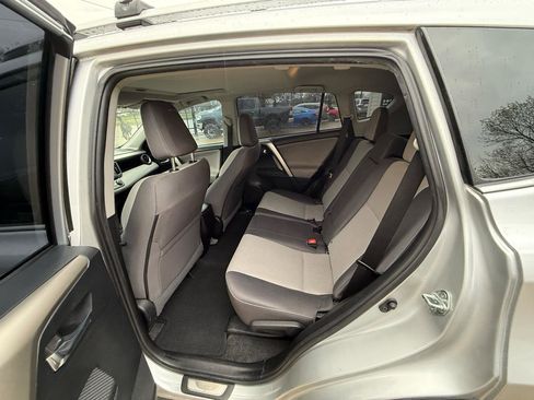 Used 2014 Toyota RAV4 XLE image 10