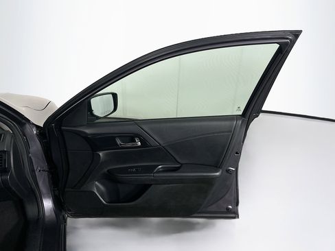 Used 2013 Honda Accord Sport image 29