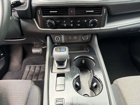 Used 2021 Nissan Rogue S image 24