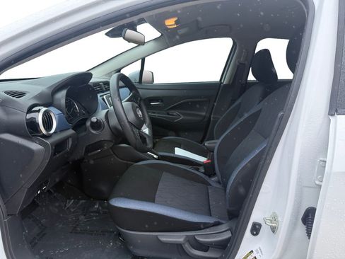 Used 2025 Nissan Versa SV w/ Trunk Package FWD image 10