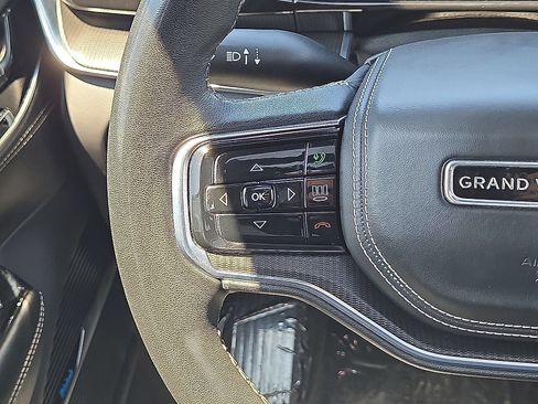 Used 2024 Jeep Grand Wagoneer Series II Obsidian w/ Quick Order Packagew 28T AWD/4WD image 17
