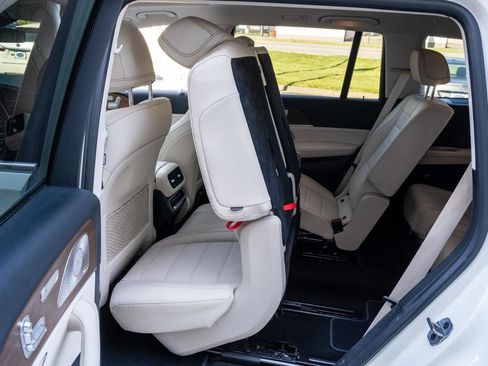 Used 2022 Mercedes-Benz GLS 450 4MATIC image 35
