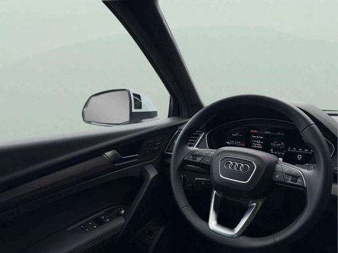 Certified 2025 Audi Q5 2.0T Premium Plus w/ Premium Plus Package AWD/4WD image 12