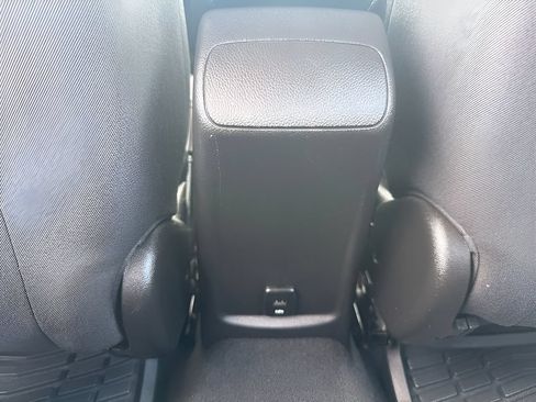Used 2017 Chevrolet Cruze LT w/ Convenience Package FWD image 13