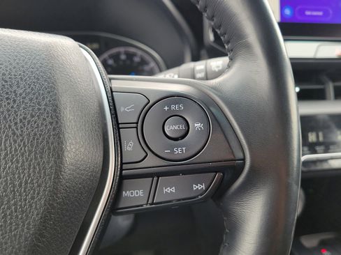 Used 2024 Toyota Venza LE AWD/4WD image 23