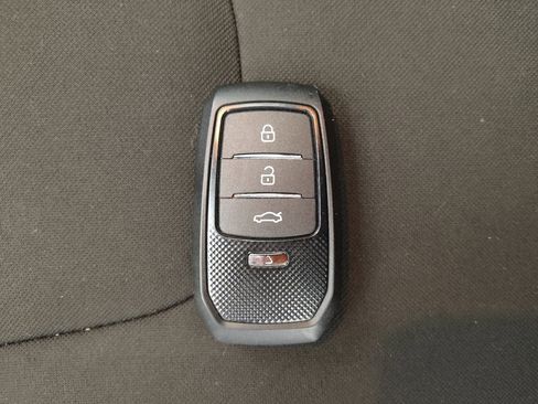 Used 2021 Hyundai Elantra SEL w/ Convenience + Premium Package FWD image 32