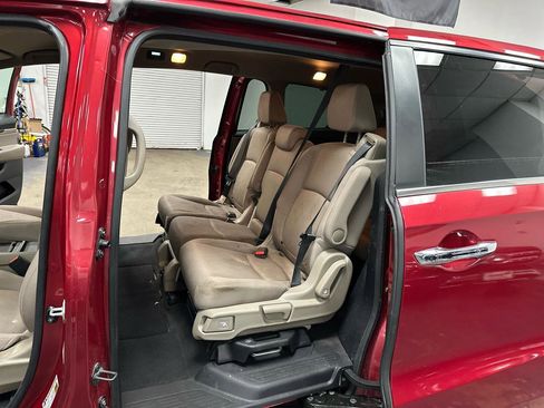 Used 2022 Honda Odyssey EX image 35