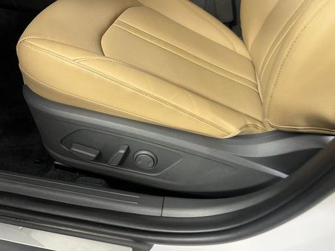 Used 2025 Hyundai Sonata Limited w/ Winter Weather Package image 24