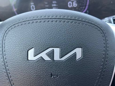 Used 2025 Kia Telluride S FWD image 29