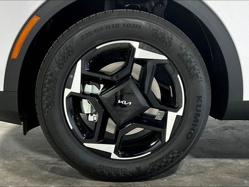 Used 2026 Kia Sportage EX FWD image 14