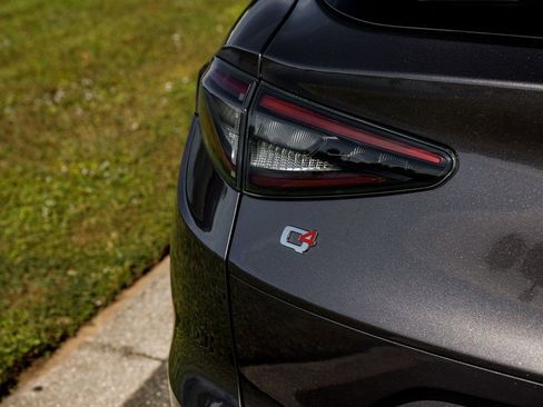 New 2025 Alfa Romeo Stelvio Sprint image 9