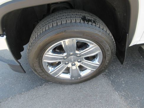 Used 2018 GMC Sierra 1500 SLT AWD/4WD image 17
