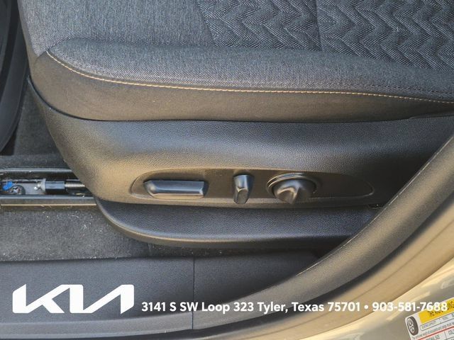 Used 2024 Chevrolet Equinox LT FWD image 20