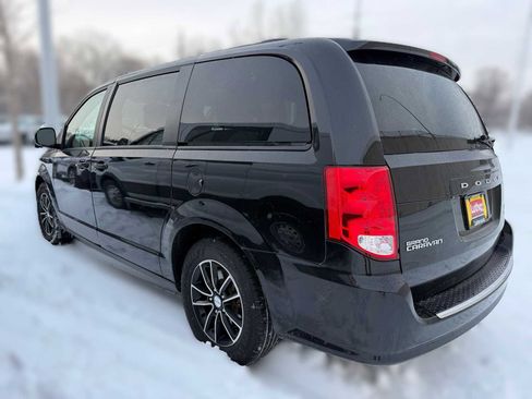 Used 2019 Dodge Grand Caravan GT image 4