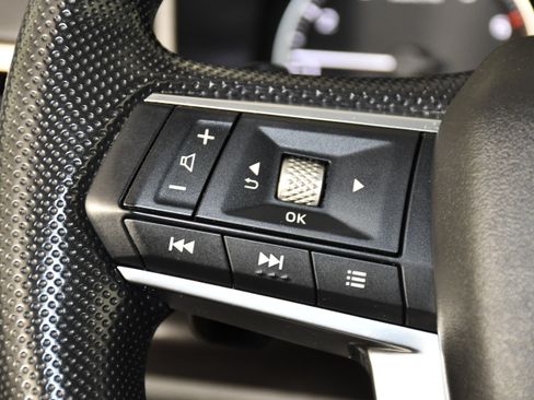 Used 2023 Mitsubishi Outlander ES AWD/4WD image 19