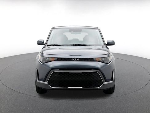 Used 2025 Kia Soul LX w/ LX Technology Package FWD image 2
