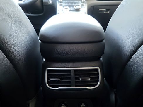 Used 2023 Hyundai Santa Fe XRT image 17