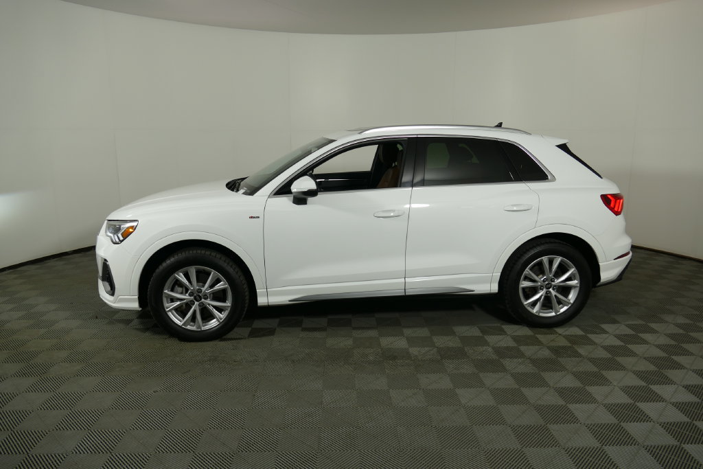 Used 2023 Audi Q3 2.0T Premium w/ Convenience Package AWD/4WD image 5