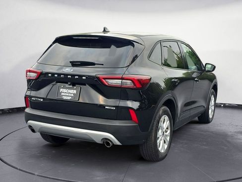Used 2025 Ford Escape Active AWD/4WD image 3