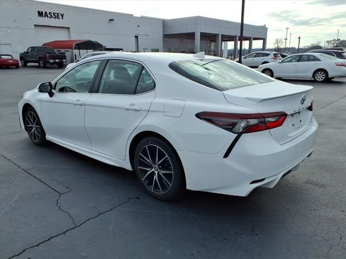 Used 2024 Toyota Camry SE image 5
