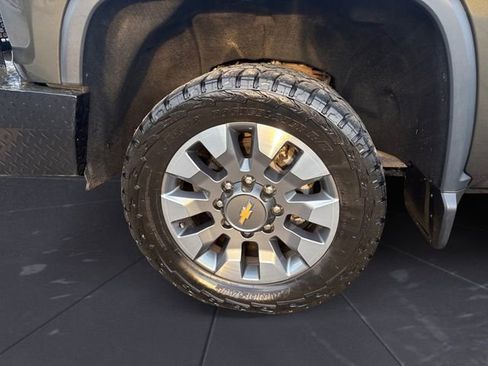 Used 2023 Chevrolet Silverado 2500 Custom w/ Custom Value Package image 14